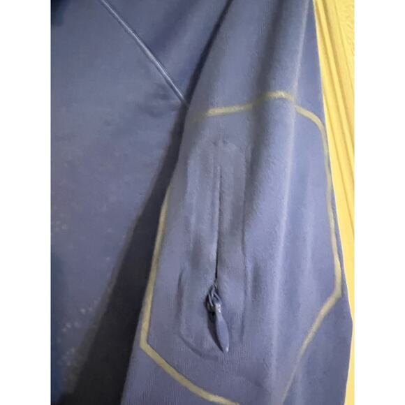 Under Armour Long Sleeve Light Blue Reflective Thumb Hole Zip Top XS - Picture 10 of 12